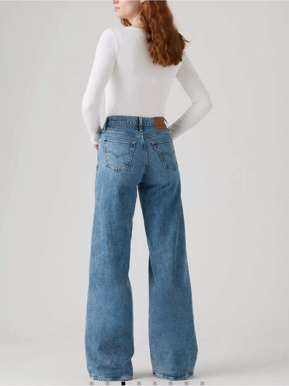 Levi's 728 Highrise Wide-Leg Jeans in Medium Blue Denim 26 x 32 length